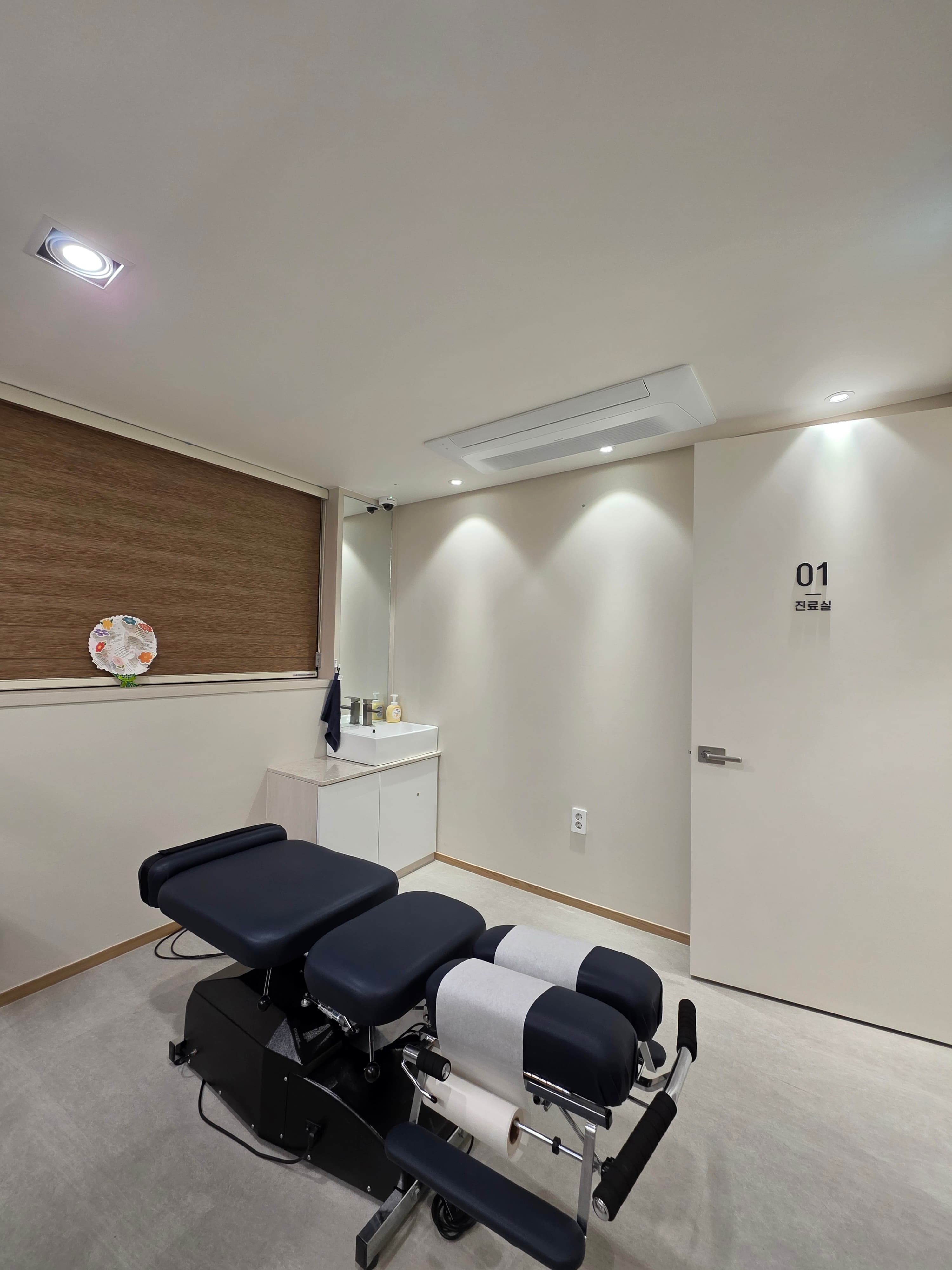 Clinic interior 11